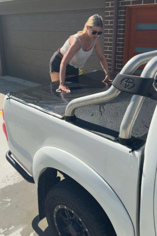 Professional detailing wipes for 4WD care products. Use with Rig Wash, Rig Renew and Rig Revive. Rinse and re-use. Durable and tough.