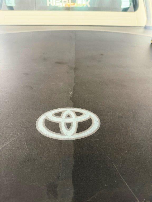 Vinyl protectant restoring and rejuvenating faded tonneau covers